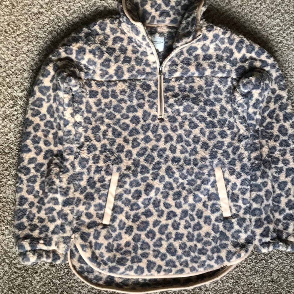 Abercrombie &Fitch cheetah pullover